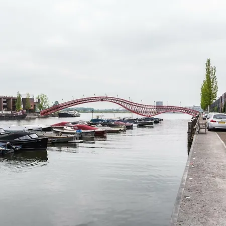 Houseboat Reussi Panzió