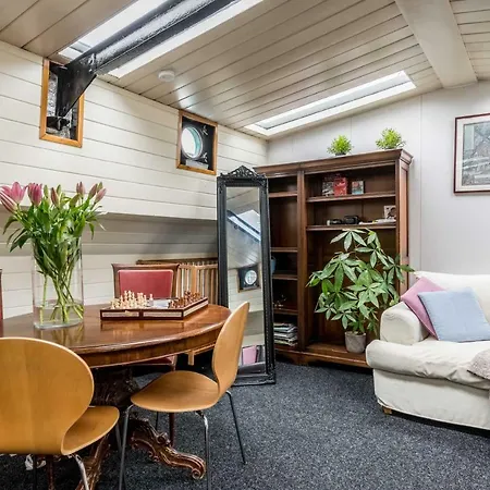 Panzió Houseboat Reussi Amszterdam