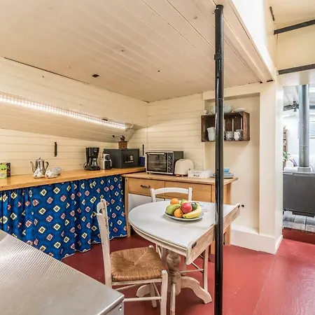 Houseboat Reussi